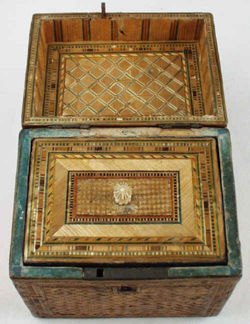 straw00022.jpg (148706 bytes) Rare Napoleonic Prisoner of War Straw work single Compartment Tea caddy Circa 1800.
