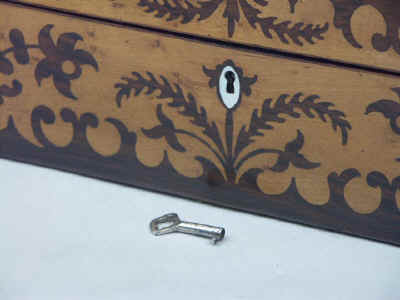 Antique Writing Box in rosewood and birds eye maple. wbbimrw03.jpg (66829 bytes)