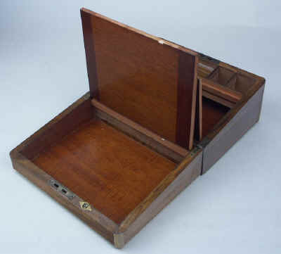 Victorian Figured Walnut Writing Box Circa 1870. wbwalnbrsm04.jpg (59932 bytes)