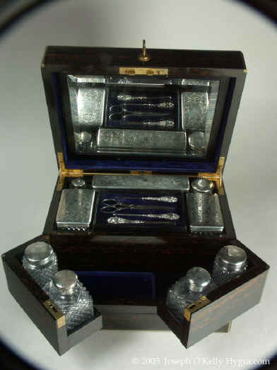 JB125: A  very high quality  Coromandel Dressing box from the second half of 19th century. 
Enlarge Picture