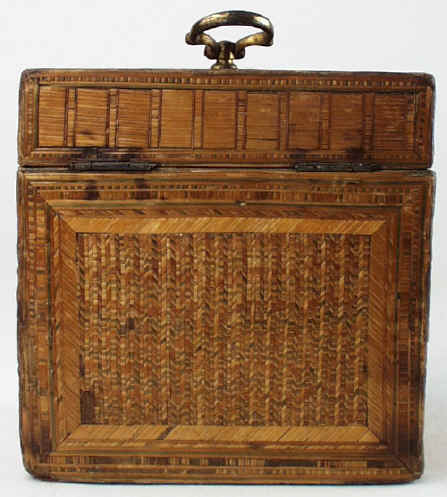 ../blue/straw00020.jpg (126752 bytes)Rare Napoleonic Prisoner of War Straw work single Compartment Tea caddy Circa 1800.