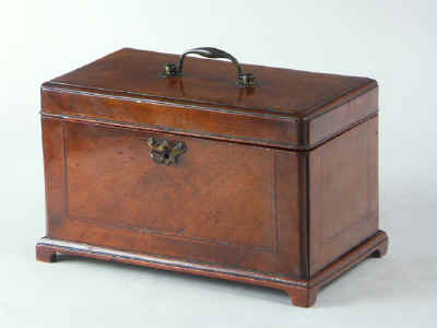 18th Century walnut Tea Chest Fitted with a Secret Compartment, Circa 1780. tcchsd02.jpg (48665 bytes)